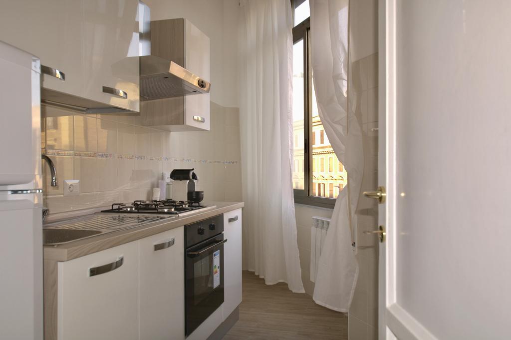 Domus In Laterano Apartment โรม ภายนอก รูปภาพ