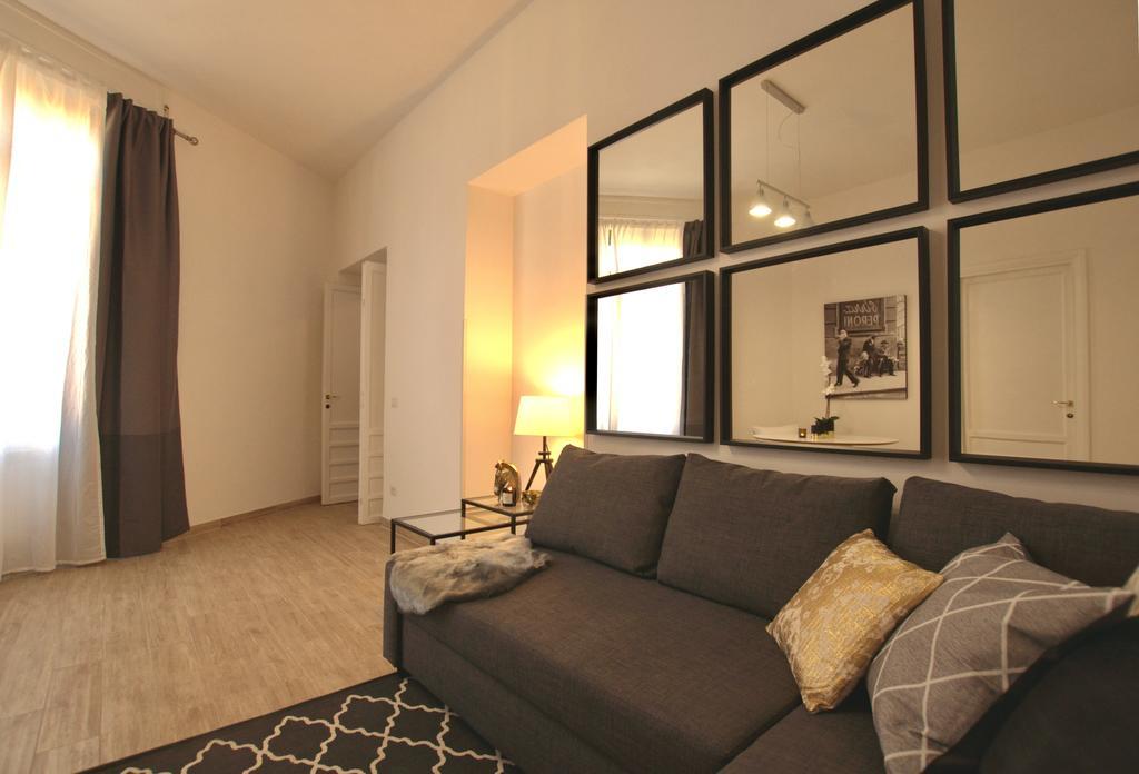 Domus In Laterano Apartment โรม ภายนอก รูปภาพ