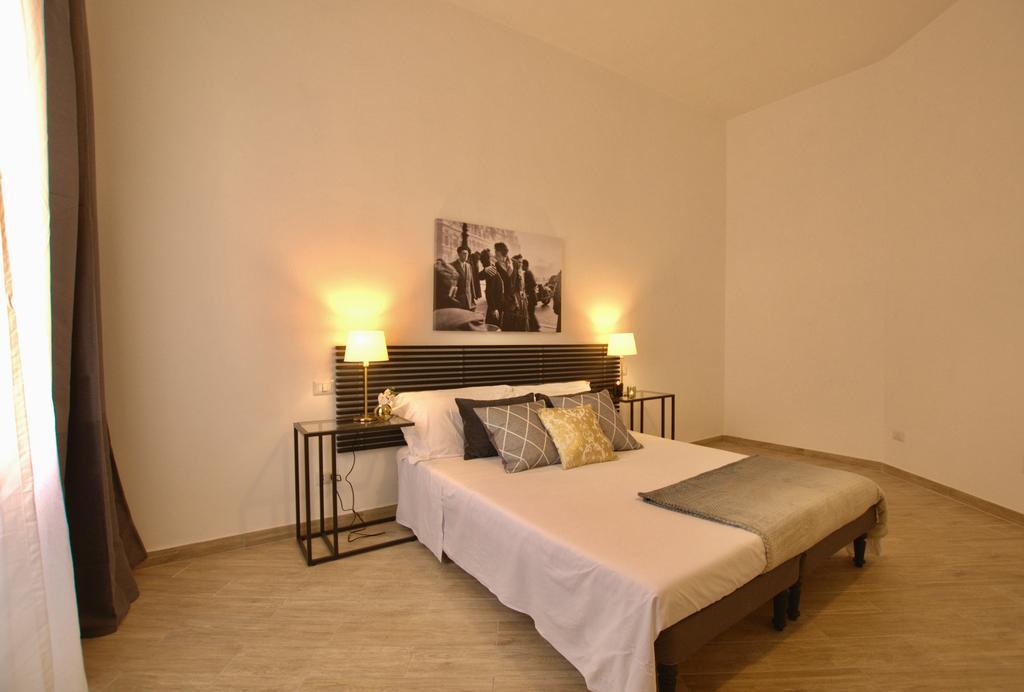 Domus In Laterano Apartment โรม ภายนอก รูปภาพ